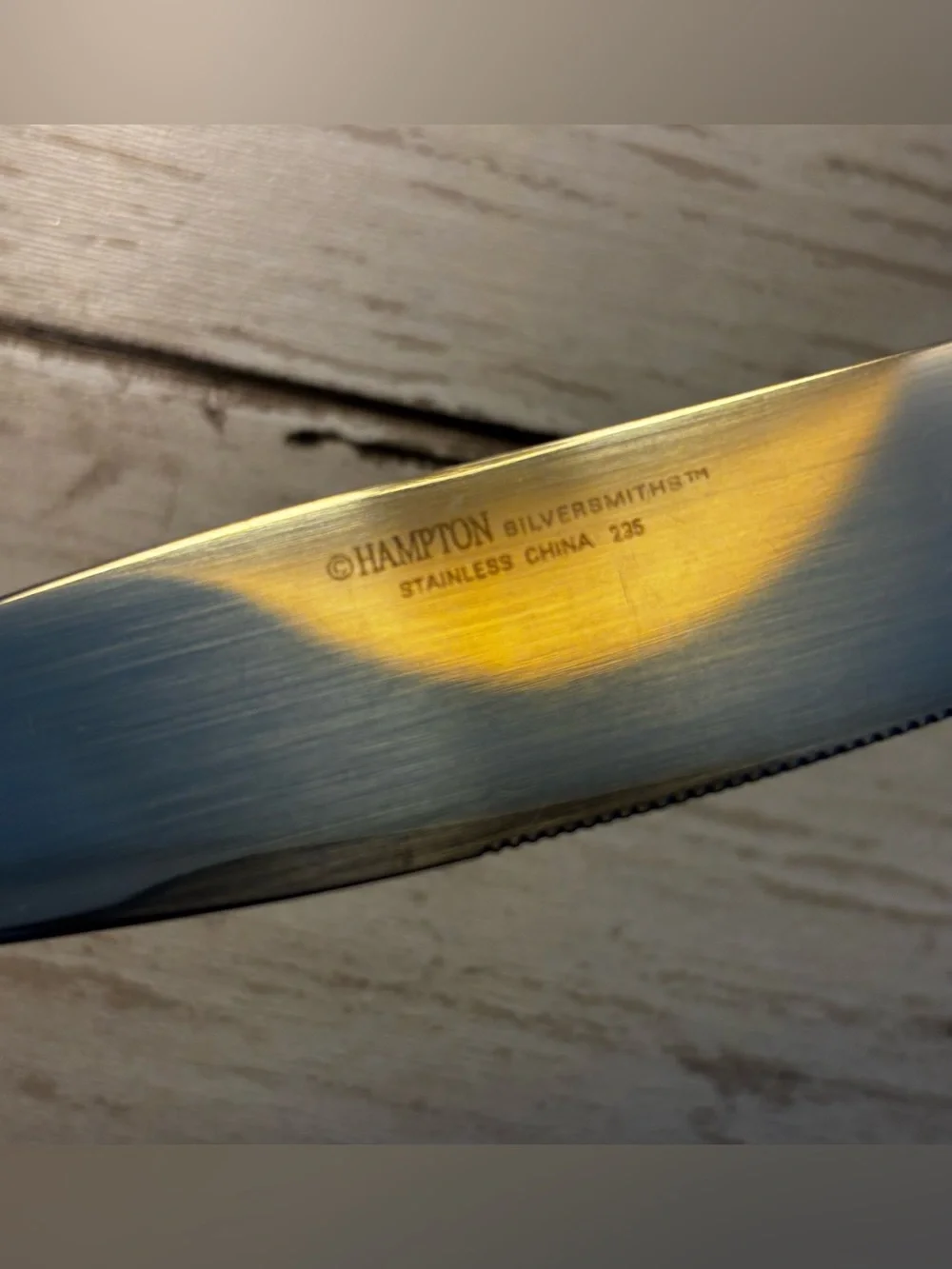 Hampton Silversmiths HSV209 Gold Accent Two Tone Stainless Knives Set of 7
